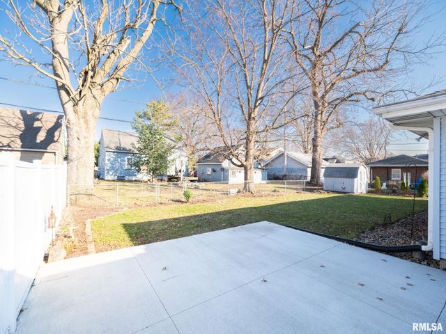1504 N 5TH Street, Pekin, IL 61554