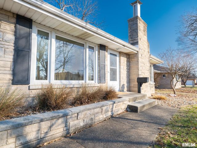 1504 N 5TH Street, Pekin, IL 61554