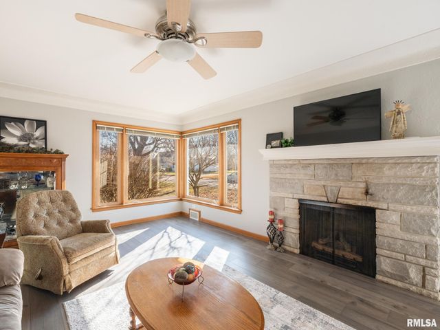 1504 N 5TH Street, Pekin, IL 61554