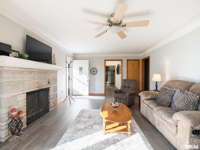 1504 N 5TH Street, Pekin, IL 61554