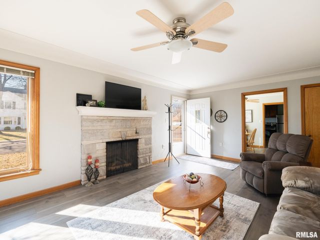 1504 N 5TH Street, Pekin, IL 61554