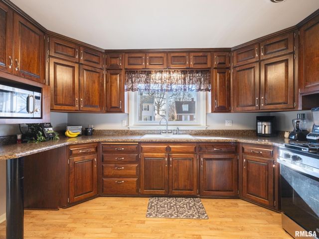 1504 N 5TH Street, Pekin, IL 61554