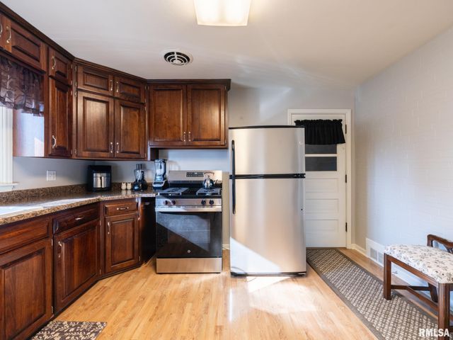 1504 N 5TH Street, Pekin, IL 61554