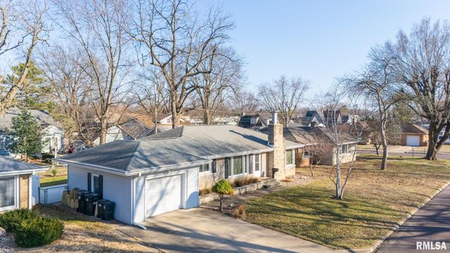 1504 N 5TH Street, Pekin, IL 61554