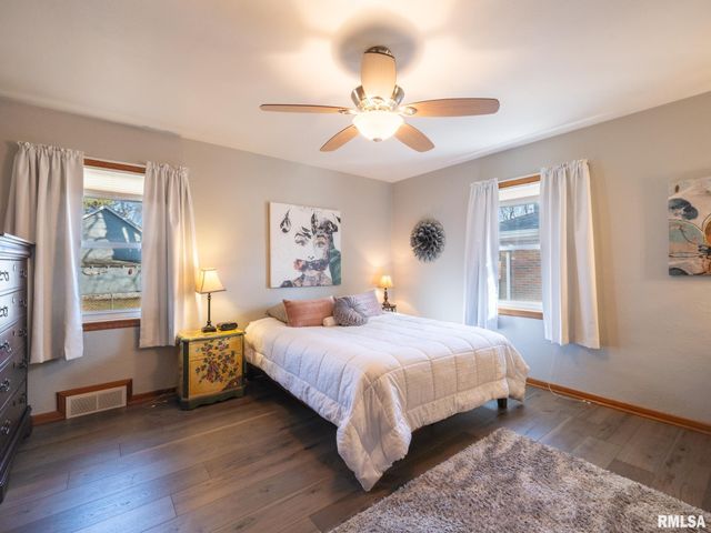 1504 N 5TH Street, Pekin, IL 61554