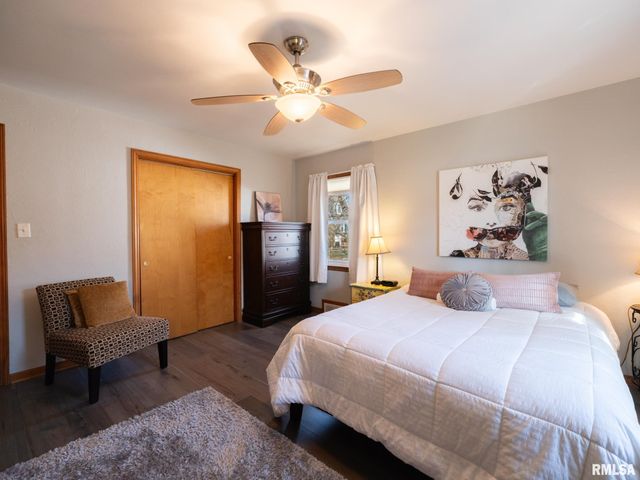 1504 N 5TH Street, Pekin, IL 61554