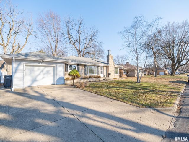 1504 N 5TH Street, Pekin, IL 61554