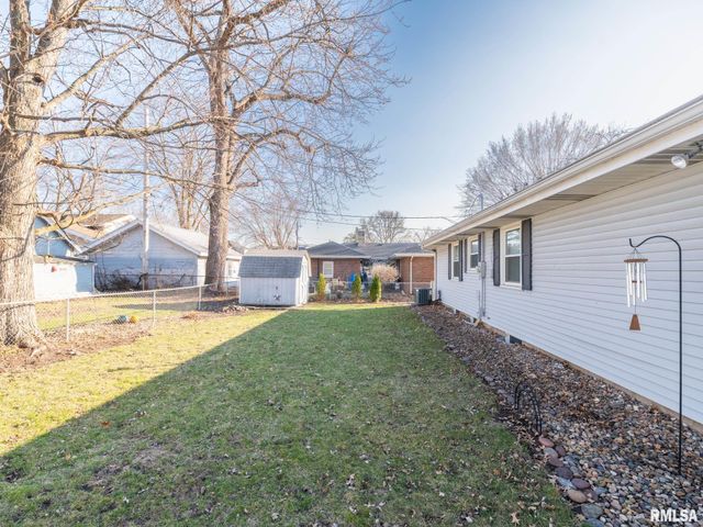 1504 N 5TH Street, Pekin, IL 61554