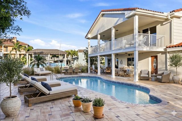 350 HARBOR PASSAGE, Clearwater Beach, FL 33767