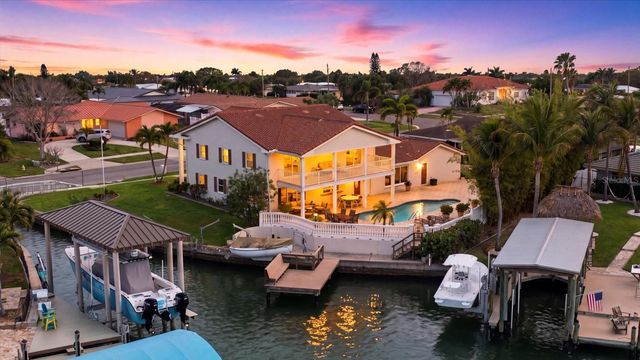 350 HARBOR PASSAGE, Clearwater Beach, FL 33767