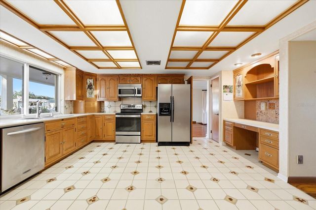 350 HARBOR PASSAGE, Clearwater Beach, FL 33767