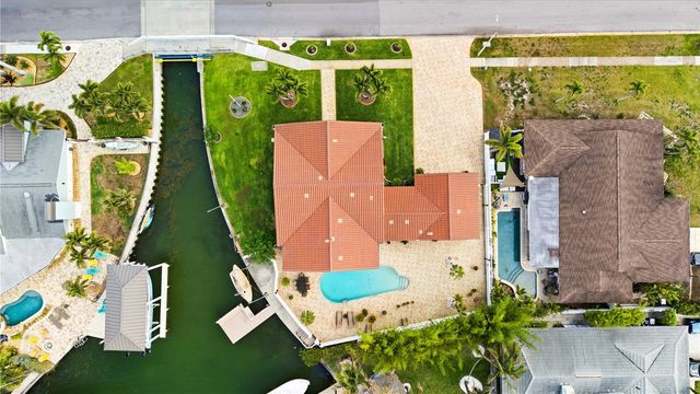 350 HARBOR PASSAGE, Clearwater Beach, FL 33767