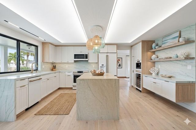 350 HARBOR PASSAGE, Clearwater Beach, FL 33767