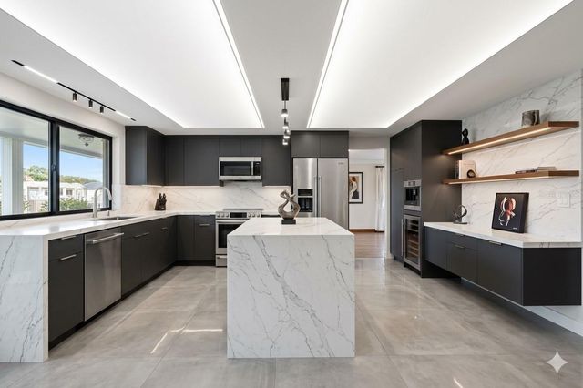 350 HARBOR PASSAGE, Clearwater Beach, FL 33767