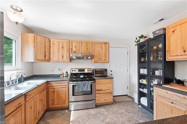 3700 Kings Point ARCH, Virginia Beach, VA 23452