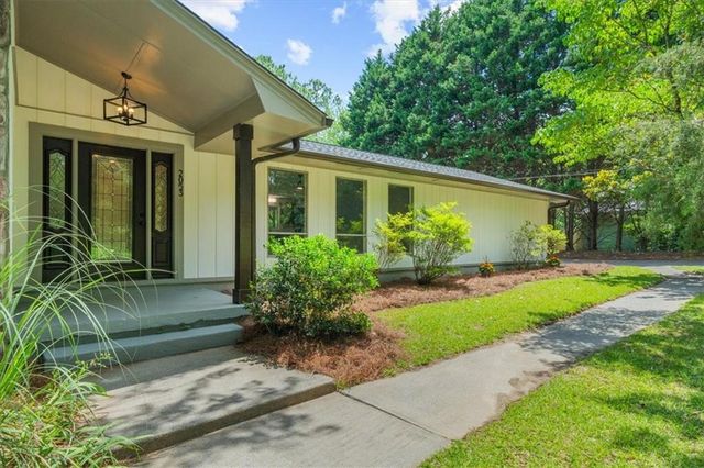 2053 Deerfield Run, Snellville, GA 30078