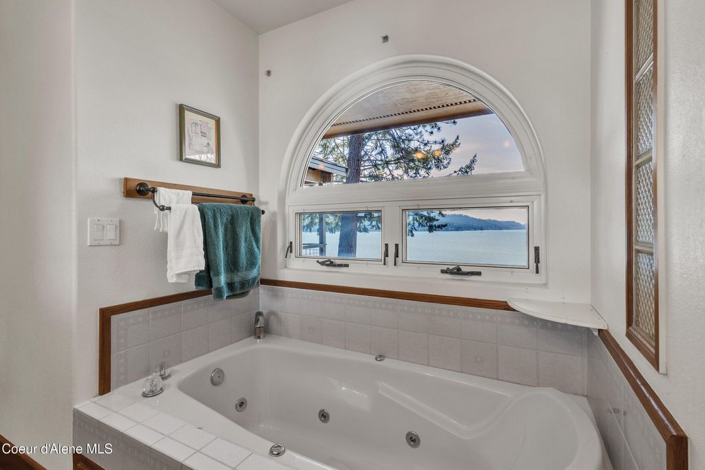 428 E Beachhouse Ln, Harrison, ID 83833 photo 24