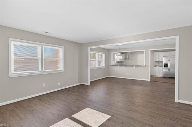 521 Helm DR, Newport News, VA 23602