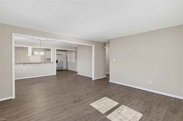 521 Helm DR, Newport News, VA 23602