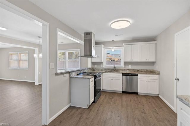 521 Helm DR, Newport News, VA 23602