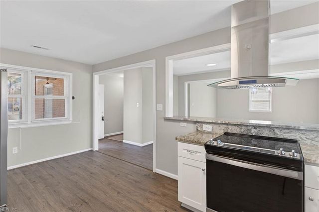 521 Helm DR, Newport News, VA 23602