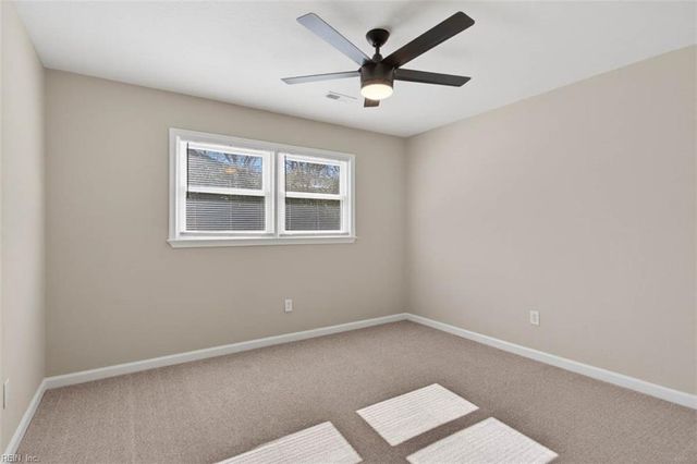 521 Helm DR, Newport News, VA 23602