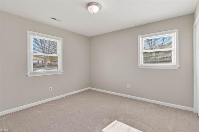 521 Helm DR, Newport News, VA 23602