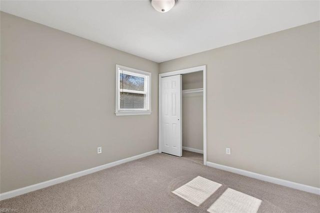 521 Helm DR, Newport News, VA 23602