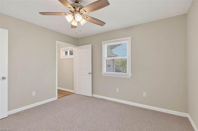 521 Helm DR, Newport News, VA 23602