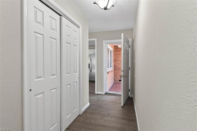 521 Helm DR, Newport News, VA 23602