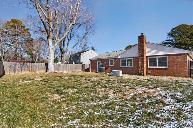 521 Helm DR, Newport News, VA 23602