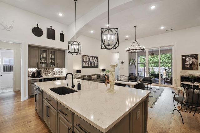 2514 Heritage Park Drive, Missouri City, TX 77459