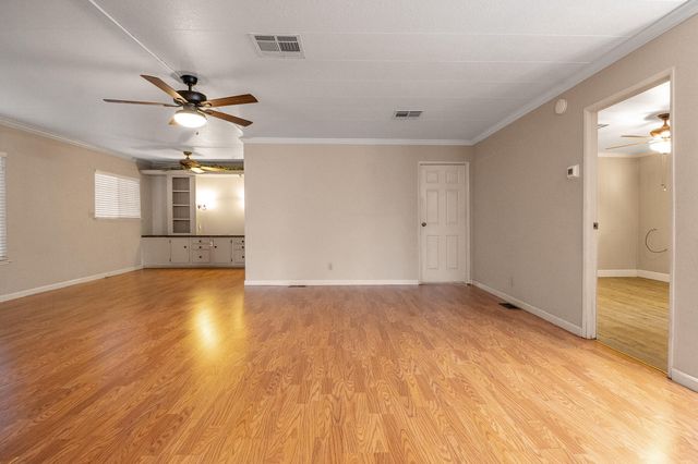 2400 W Midvalley Avenue Ld44, Visalia, CA 93277