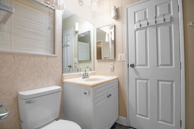 2400 W Midvalley Avenue Ld44, Visalia, CA 93277