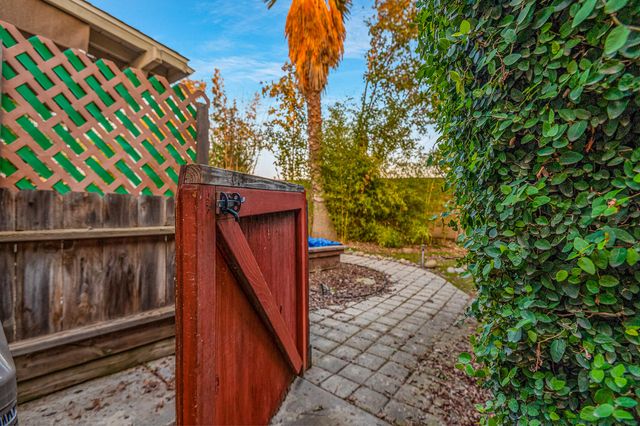 2400 W Midvalley Avenue Ld44, Visalia, CA 93277