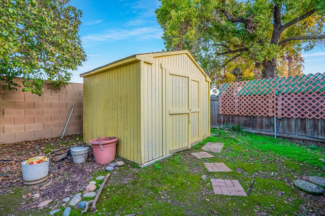 2400 W Midvalley Avenue Ld44, Visalia, CA 93277