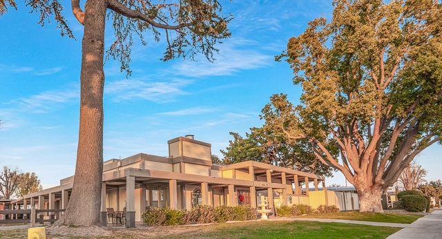 2400 W Midvalley Avenue Ld44, Visalia, CA 93277