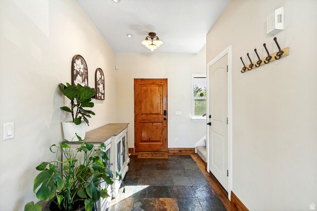 1714 S 1450 W, Woods Cross, UT 84087