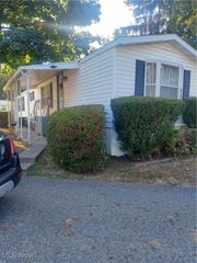 1263 Los Angeles Boulevard NW, North Canton, OH 44720