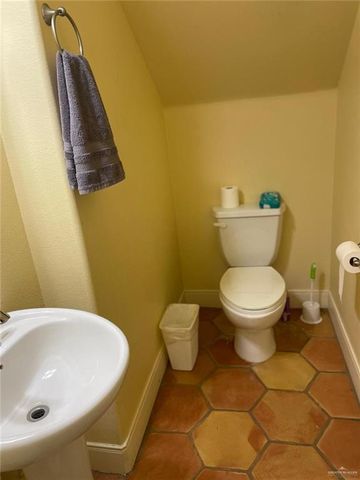 1412 E Keeton Avenue 18, Mcallen, TX 78503