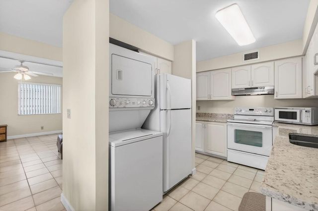 13682 Via Flora A, Delray Beach, FL 33484