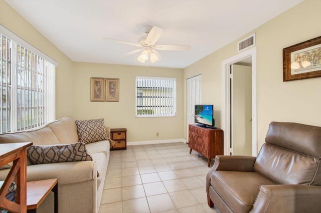 13682 Via Flora A, Delray Beach, FL 33484