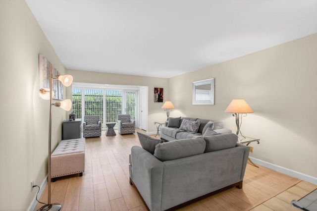 13682 Via Flora A, Delray Beach, FL 33484