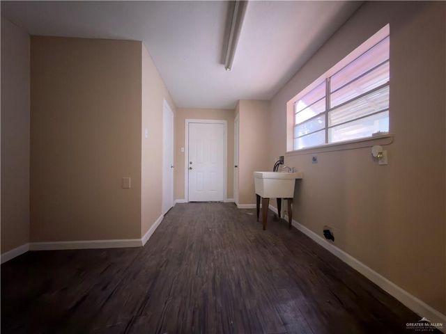 520 W Samano Street, Edinburg, TX 78539