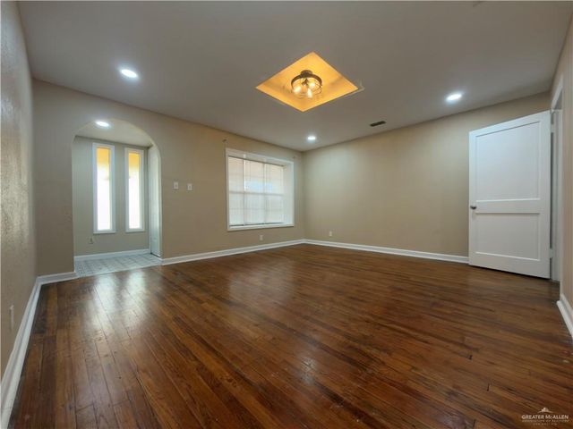 520 W Samano Street, Edinburg, TX 78539