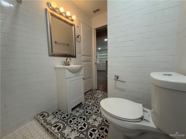 520 W Samano Street, Edinburg, TX 78539