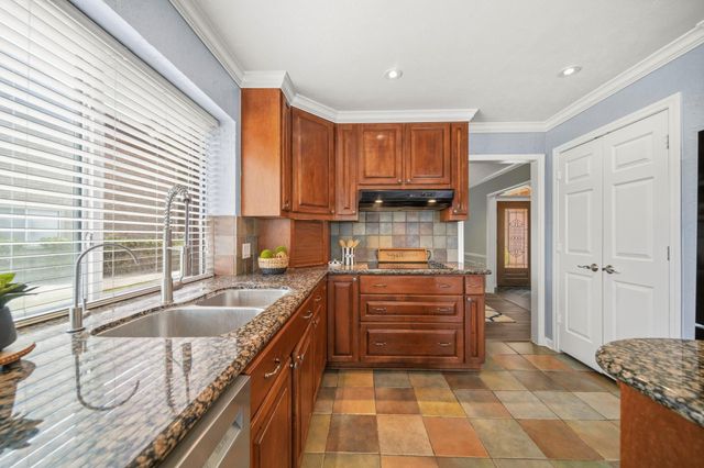 3919 E Wisteria Circle, Sugar Land, TX 77479