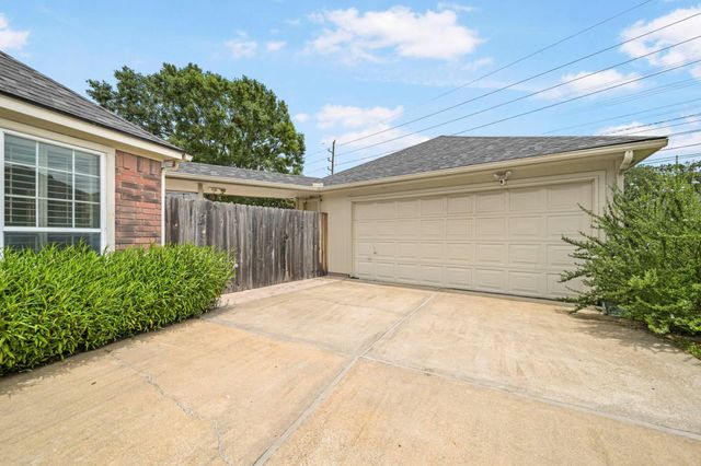 3919 E Wisteria Circle, Sugar Land, TX 77479