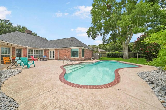 3919 E Wisteria Circle, Sugar Land, TX 77479