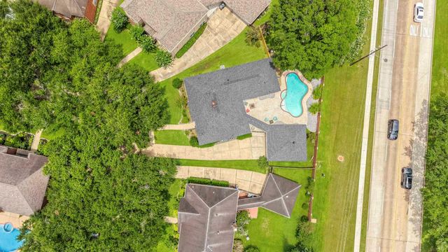 3919 E Wisteria Circle, Sugar Land, TX 77479